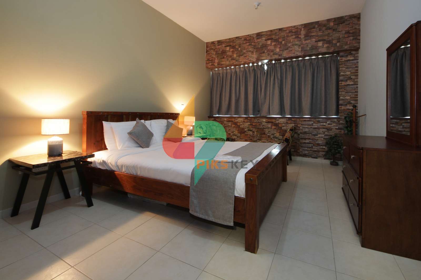 High End 01 Bedroom Apartment in Executive Tower Business Bay Pikskey