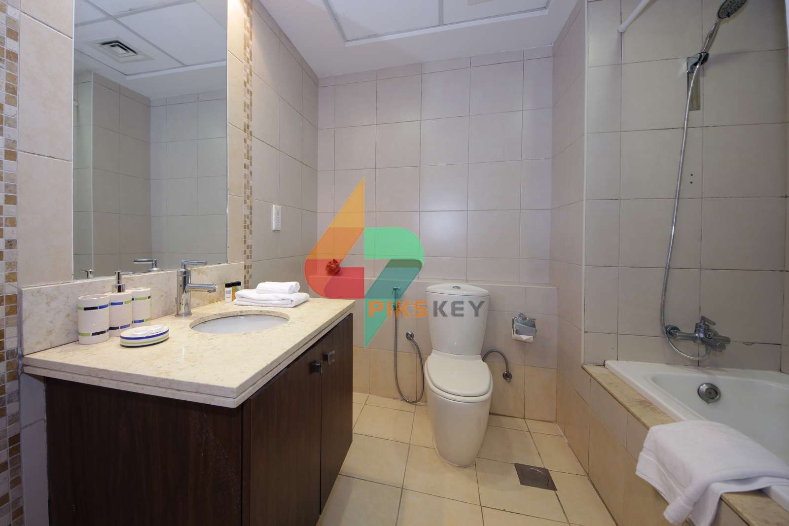 High End 01 Bedroom Apartment in Executive Tower Business Bay Pikskey