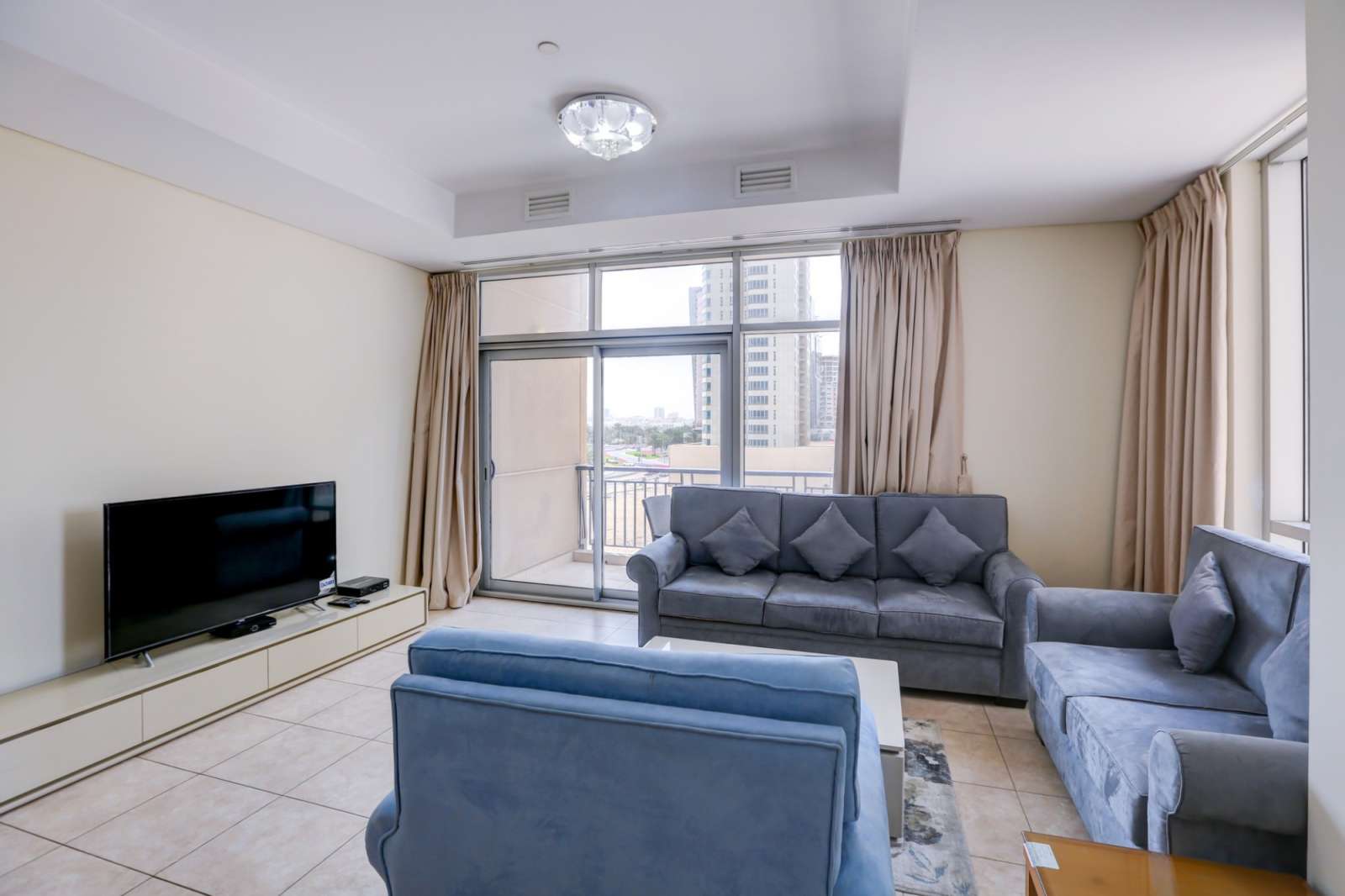 Fully Furnished 02 BR Apartment in Emaar Tower 1Rigga Al Buteen Pikskey